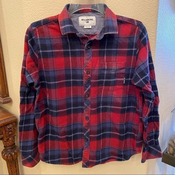 BILLABONG Red Plaid Flannel Buttoned Long Sleeve Top Size Medium - Picture 1 of 8